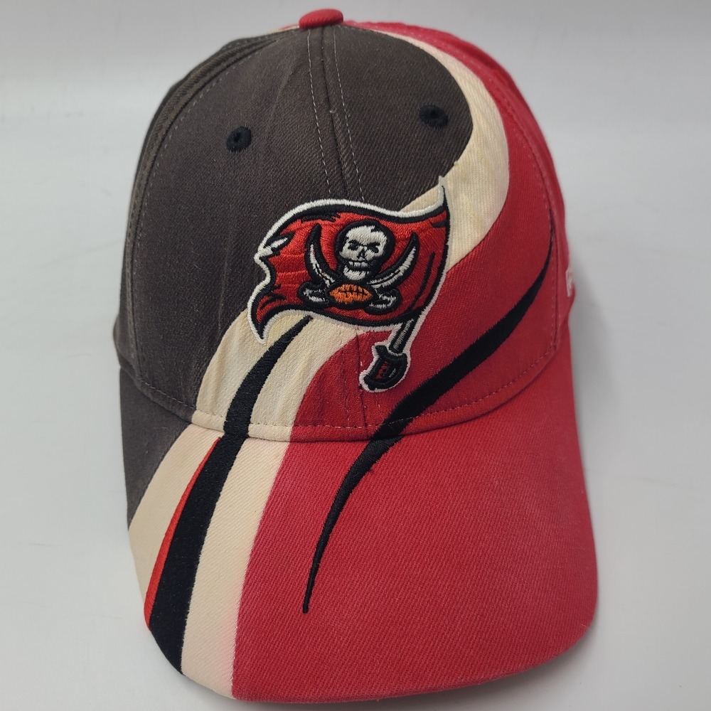 Tampa‎ Bay Buccaneers Hat L-XL Flex Fitted Reebok Vintage Black Red NFL Casual